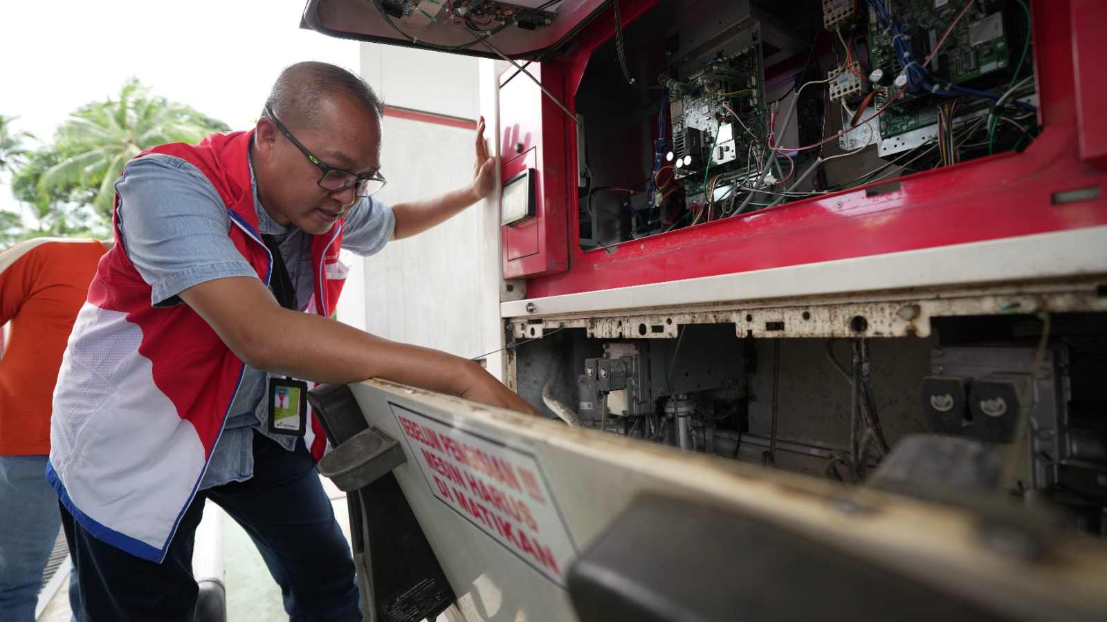 Pastikan Kualitas dan Kuantitas Layanan di SPBU, Pertamina Patra Niaga Regional Kalimantan Lakukan Pengecekan Takaran - Swarakaltim.com