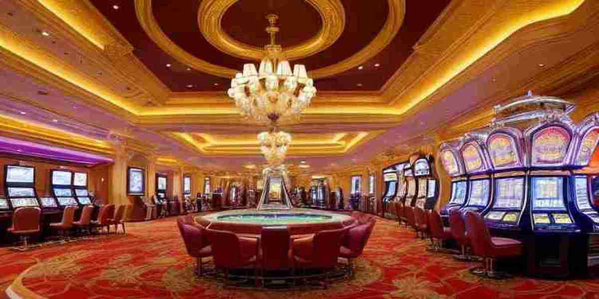 Layout and Music at Royal Reels17 Casino